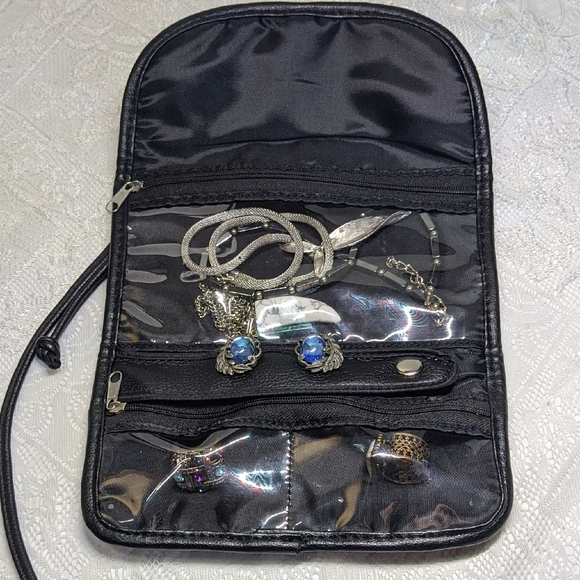 Harley-Davidson Black Pebbled Leather Jewelry & Accessory Travel Roll, Thong Tie - Picture 4 of 9